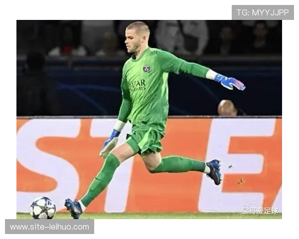 舍瓦利耶神勇化解单刀险情 巴黎门将稳健守护球门 舍瓦利耶神勇化解单刀险情 巴黎门将稳健守护球门