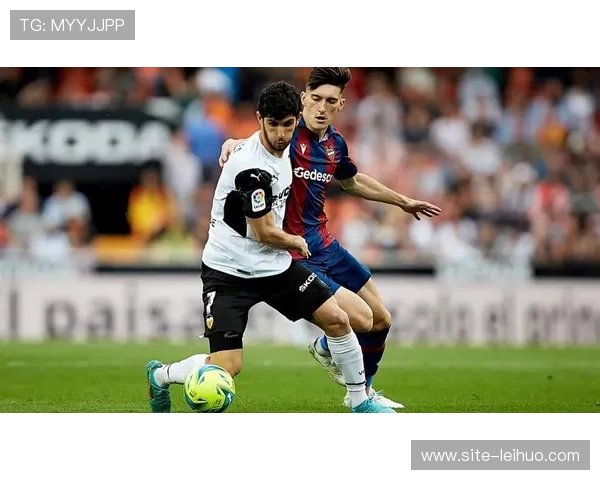 图卢兹vs朗斯，主队门将杜阿尔特扑救82%难阻败局